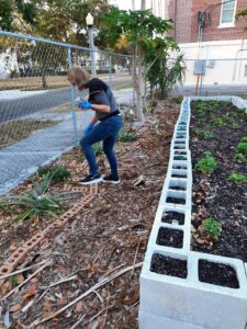 bewell_mini-grants_in-the-garden_post1-3